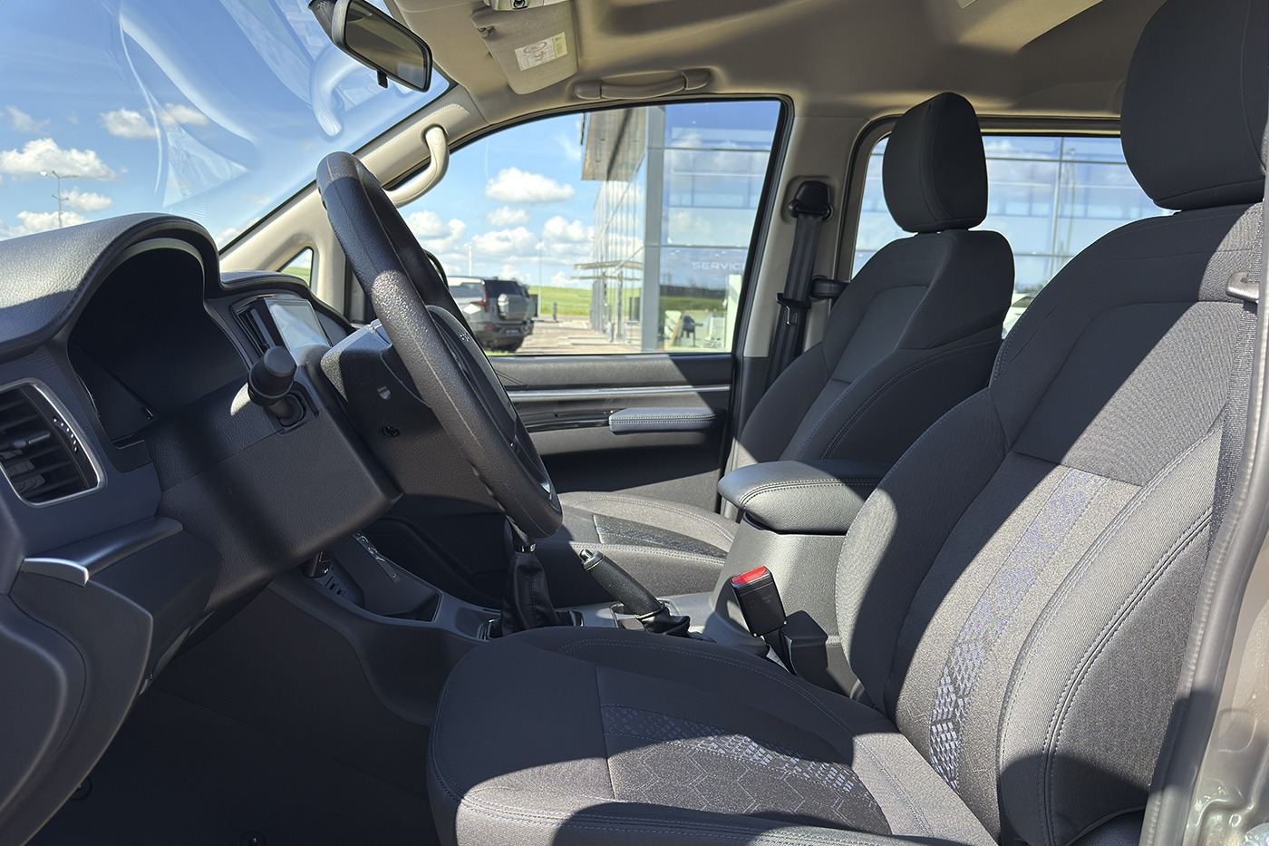 Dongfeng M5
